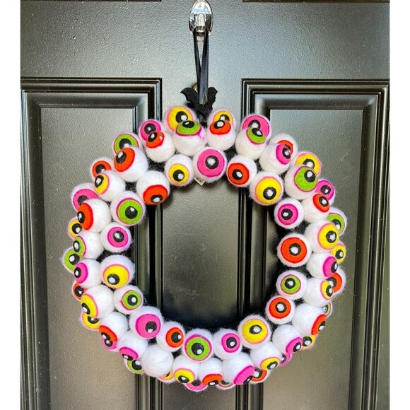 Halloween Eyeball 17" Wreath  NWT  Seasonal Home Decor - Picture 1 of 4